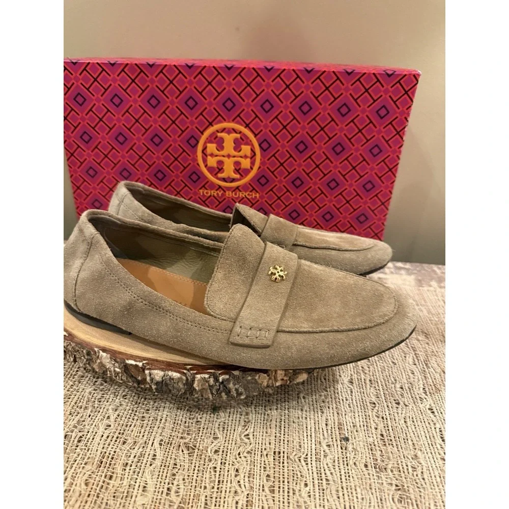 Tory Burch Ballet Loafer River Rock Size 8M 87258 Driving Shoes Suede Gold Logo